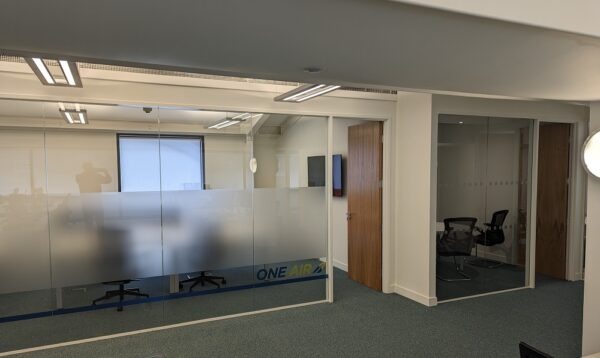 glass meeting room partitions