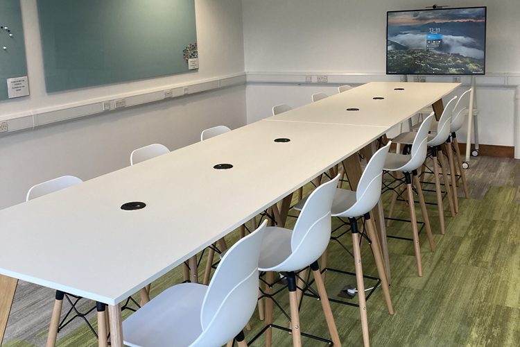 Poseur height tables for informal meetings